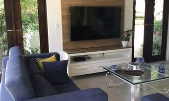 Imagem 2: Casa de condomínio para venda possui 450 metros quadrados com 5 quartos