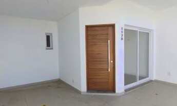 Imagem 2: Sobrado com piscina a poucas quadras do mar