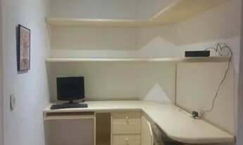 Imagem 4: Centro Apartamento frente reformado recentemente decorado completamente mobiliado