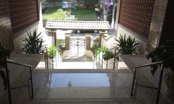 Imagem 3: Apartamento em boa localização, ensolarado, 2 quartos, prédio com elevador, portaria e gar