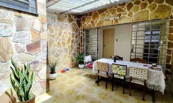 Imagem: Casa com 4 quartos (2 suítes) no bairro