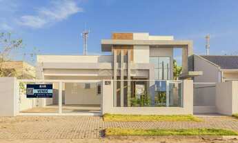 Imagem 1: Casa com 03 suítes e 04 vagas de garagem no Balneário Nereidas - Guaratuba