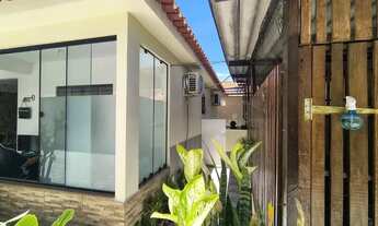 Imagem 2: 3. Recém-reformada, 3 quartos, porcelanato e kitnet independente. Ilha Parque