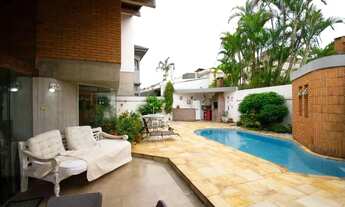 Imagem 6: Casa à venda em Santana de Parnaíba, Alphaville, com 3 suítes, com 325.37 m², Residencial