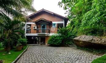 Imagem: Casa com 6 quartos para alugar em São Francisco