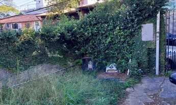 Imagem: Terreno de 276 metros, plano, tem uma edícula