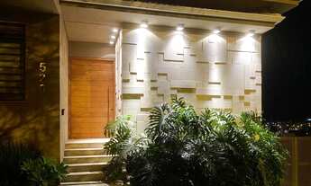 Imagem 4: Casa para venda tem 516 metros quadrados com 4 quartos