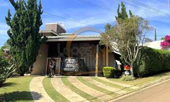 Imagem 2: Ótima oportunidade de viver feliz em Atibaia! Conheça esta linda casa em condomínio!!