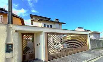 Imagem: Sobrado à venda no bairro Vila Oliveira