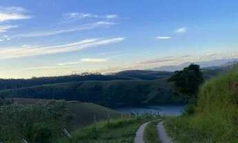 Imagem 3: Terreno exclusivo à beira da represa em Igaratá: construa sua casa dos sonhos!
