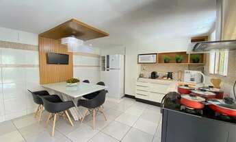 Imagem 3: Casa com 3 dormitórios sendo um suíte, moveis projetados e área gourmet com churrasqueira