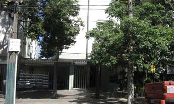 Imagem 4: Apartamento amplo 2 dormitórios, com garagem, piso parquê, banheiro social e auxiliar, ár