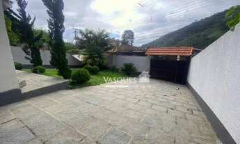 Imagem 2: Casa com 4 dormitórios para alugar, 150 m² por R$ 4.900/mês - Jardim Meudon - Teresópolis