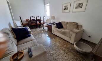 Imagem 2: Leblon, andar alto, vista livre, indevassável, claro, arejado. Sala, dois quartos, 1 vaga