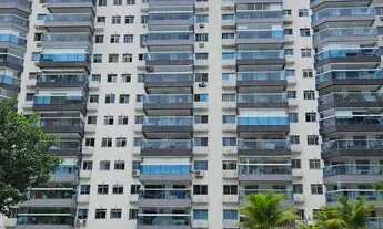 Imagem 2: Cobertura para venda possui 200 metros quadrados com 3 quartos em Jacarepaguá - Rio de Jan