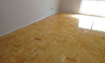 Imagem 7: Apartamento amplo 2 dormitórios, com garagem, piso parquê, banheiro social e auxiliar, ár