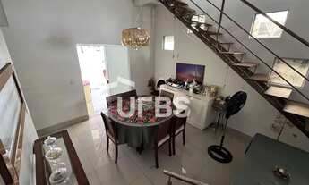 Imagem 4: Casa térrea com aquecimento solar na piscina, banheiros e luminárias