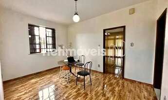 Imagem 4: Casa de 4 Quartos com Amplo Lote e Jardim no Bairro Santa Inês