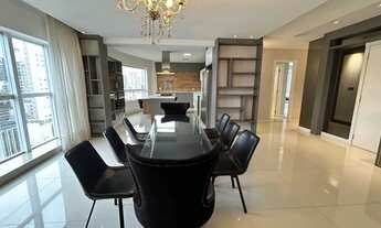 Imagem 4: Apartamento com 4 dormitórios sendo 4 suítes e 3 vagas de garagem em Balneário Camboriú/SC