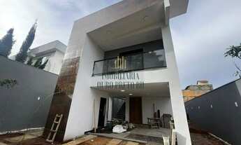 Imagem: Casa com 4 quartos, sendo 3 suítes, piscina