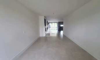 Imagem 2: Casa triplex 5 suítes à venda no Recreio dos Bandeirantes Rio de Janeiro