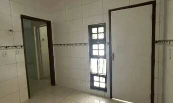 Imagem 2: ALUGO CASA 2/4 NA JATIUCA! R$2.800,00