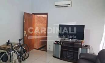 Imagem: Casa de esquina com localização privilegiada