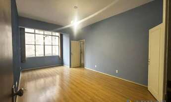 Imagem: Apartamento bem conservado no centro da