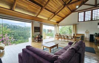 Imagem 2: Casa com 3 suítes no Alto da Boa Vista em Campos do Jordão