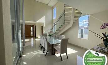 Imagem 3: Rua 8 com Lote de 1.080m²!!! Linda casa!!! 4 suítes!!!