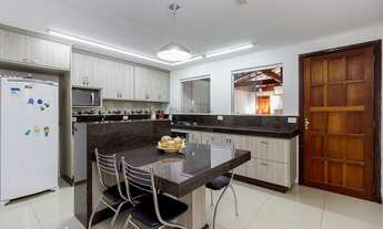 Imagem 6: Casa com 6 quartos com 4 vagas de garagem no Santo Inácio