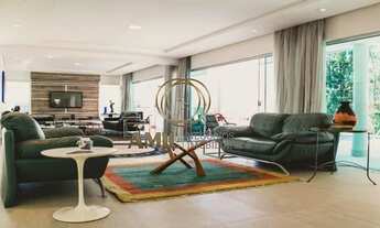 Imagem 3: Casa de condomínio para aluguel tem 550 metros quadrados com 6 quartos