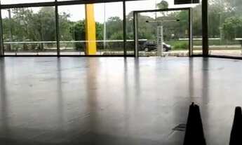 Imagem 7: Lojão na Barra com 2800 metros quadrados