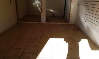 Imagem 2: Alugo salao Casa com 1 banheiro