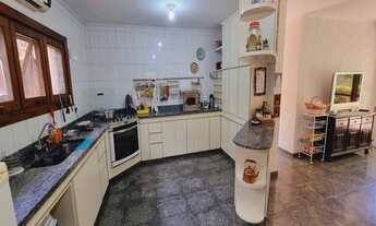 Imagem 5: A casa que representa o bairro da Granja Viana! Charme, natureza, infraestrutura e lazer!