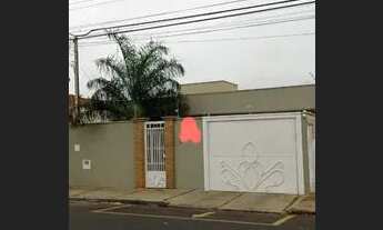 Imagem: ALUGA-SE OU VENDE-SE LINDA CASA COM 3 QTOS