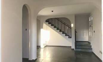 Imagem 2: Casa para aluguel possui 152 metros quadrados com 4 quartos em Centro - Montes Claros - MG