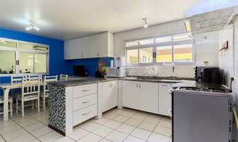 Imagem 3: Casa de 245m², 5 quartos, 4 vagas, espaço gourmet, edícula