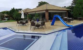 Imagem 2: Apartamento para aluguel possui 130 metros quadrados com 3 quartos em Miragem -