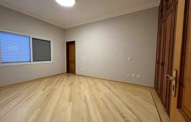 Imagem 5: Casa de condomínio sobrado para aluguel possui 700 metros quadrados com 4 quartos