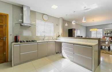 Imagem 6: Casa para venda possui 100 metros quadrados com 3 quartos em Vila Gertrudes - São Paulo