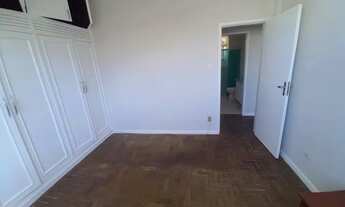 Imagem 6: Apartamento para aluguel possui 80 metros quadrados com 3 quartos armários sala área servi