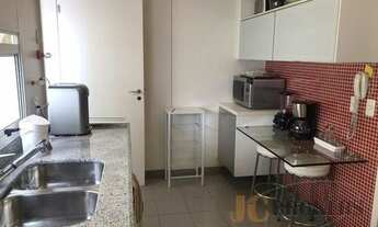 Imagem 5: Apartamento mobiliado e decorado com muito bom gosto, 137m² de área útil, 3 vagas, 3 suít