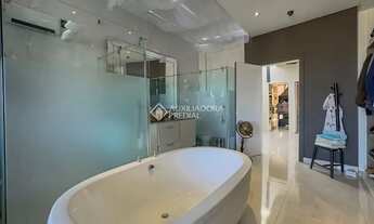 Imagem 6: Casa de 3 quartos com 4 vagas à venda no bairro Chácara das Pedras em Porto Alegre