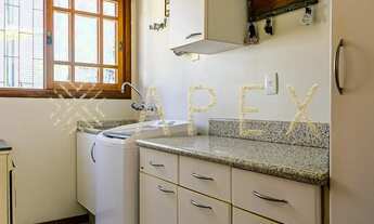 Imagem 7: Casa para aluguel e venda tem 400 metros quadrados com 4 quartos.