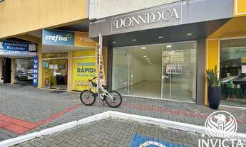 Imagem 2: Amplo ponto comercial para locação em localização estratégica de Meia Praia Itapema