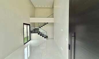 Imagem 4: Sobrado para venda possui 210 metros quadrados com 5 quartos em Jardins Capri - Senador Ca