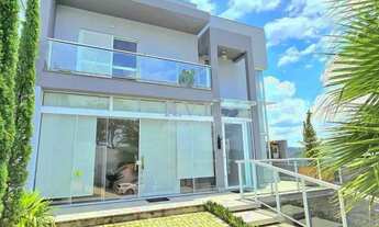 Imagem 2: Sobrado para venda tem 380 metros quadrados com 4 quartos