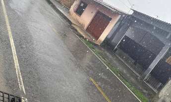 Imagem 2: Casa e kit tá Casa com 5 dormitórios