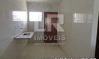 Imagem 3: Casa de 2 quartos e quintal amplo, no padrão moderno em ótimo acabamento *NI-03